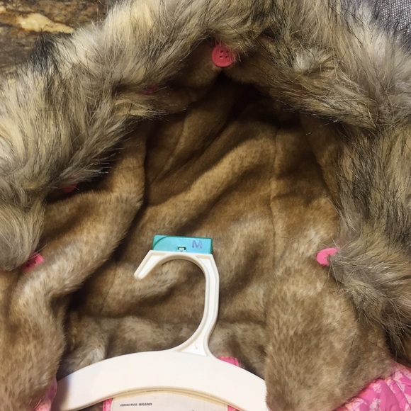 Cute pink vest in size medium - Picture 3 of 8